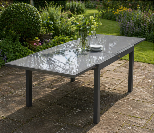 Large garden dining - garden,